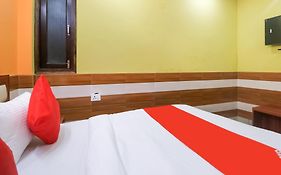 Mayur Plaza 3*