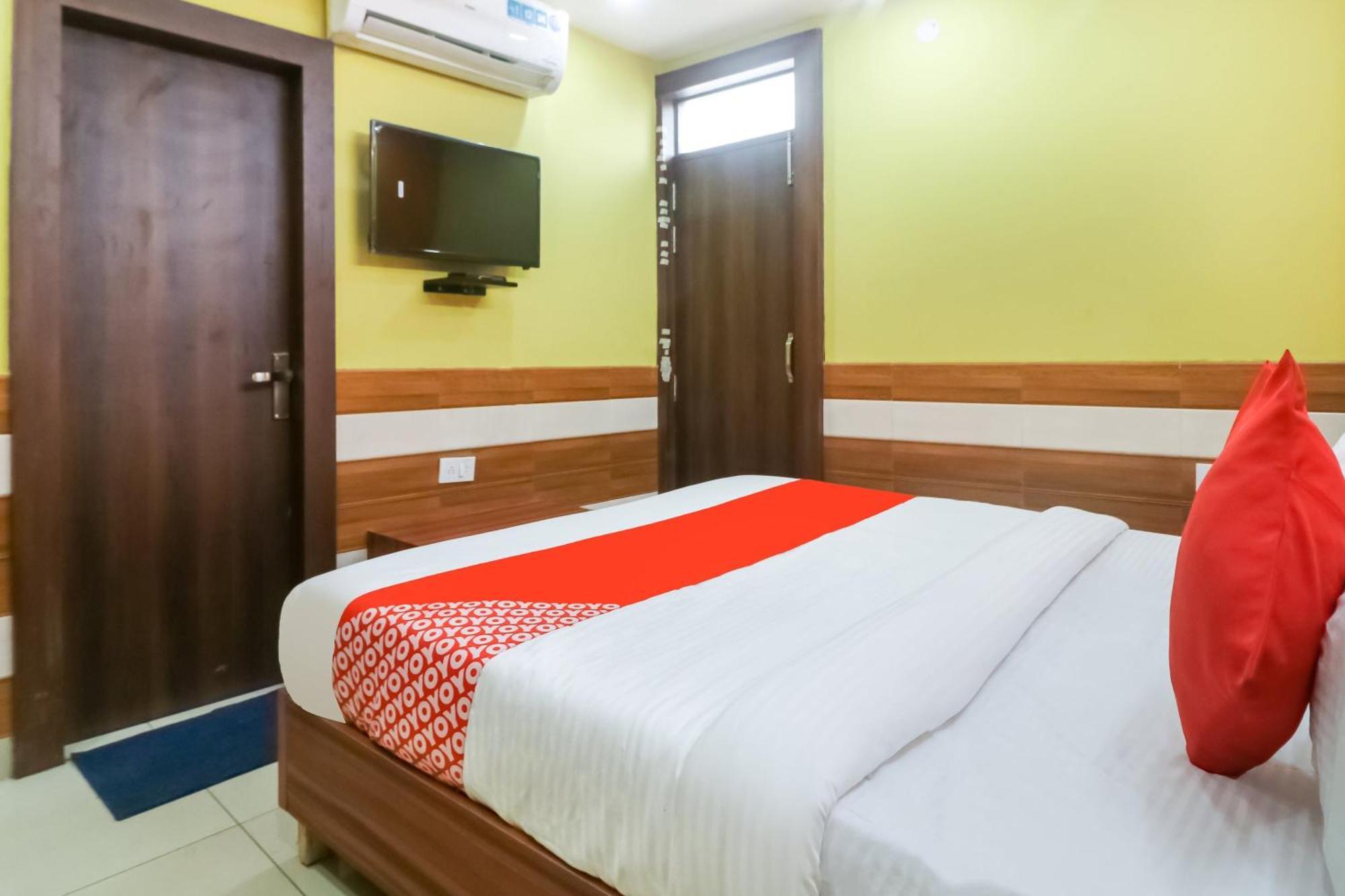 Hotel O Mayur Plaza Delhi  Exterior photo