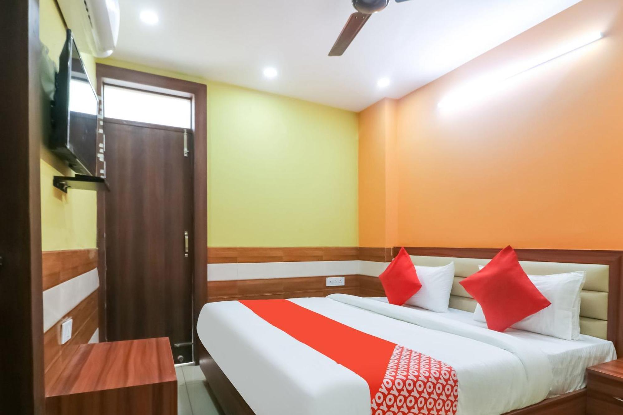 Hotel O Mayur Plaza Delhi  Exterior photo
