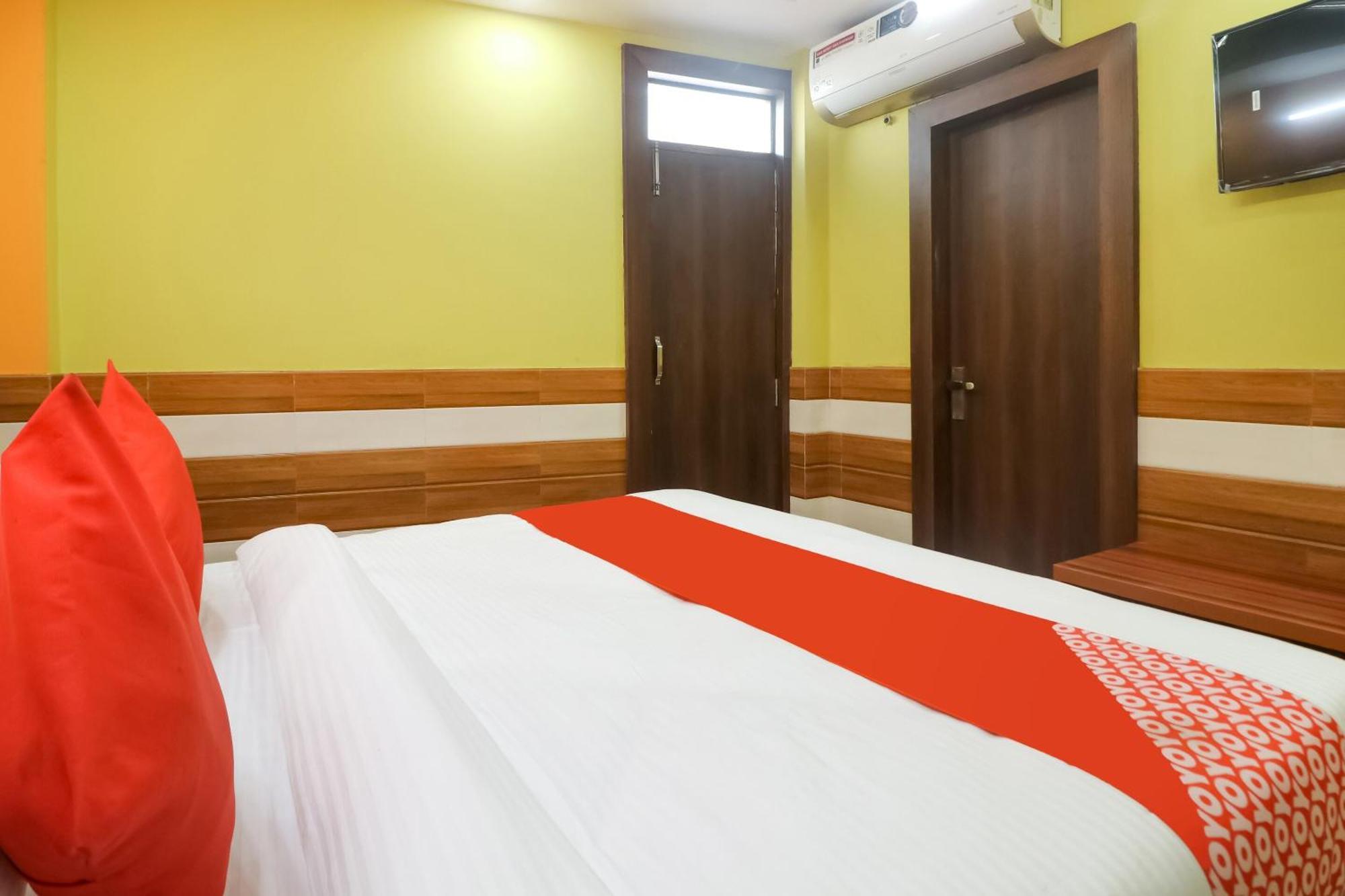 Hotel O Mayur Plaza Delhi  Exterior photo